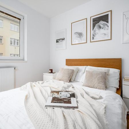 Prague Days - Bright Apartment - Balcony - Private Parking Εξωτερικό φωτογραφία