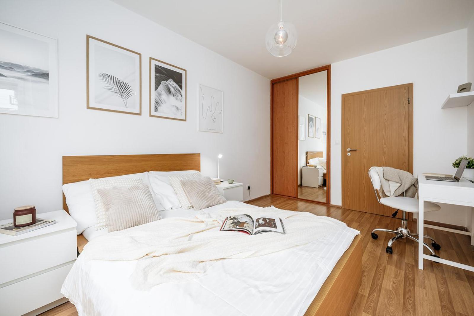 Prague Days - Bright Apartment - Balcony - Private Parking Εξωτερικό φωτογραφία