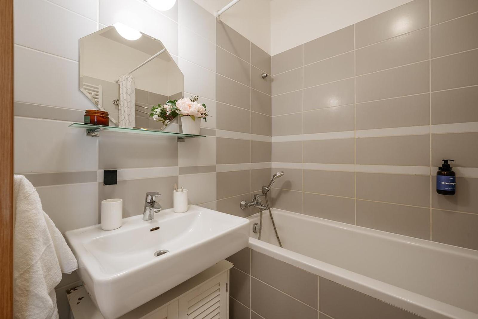 Prague Days - Bright Apartment - Balcony - Private Parking Εξωτερικό φωτογραφία
