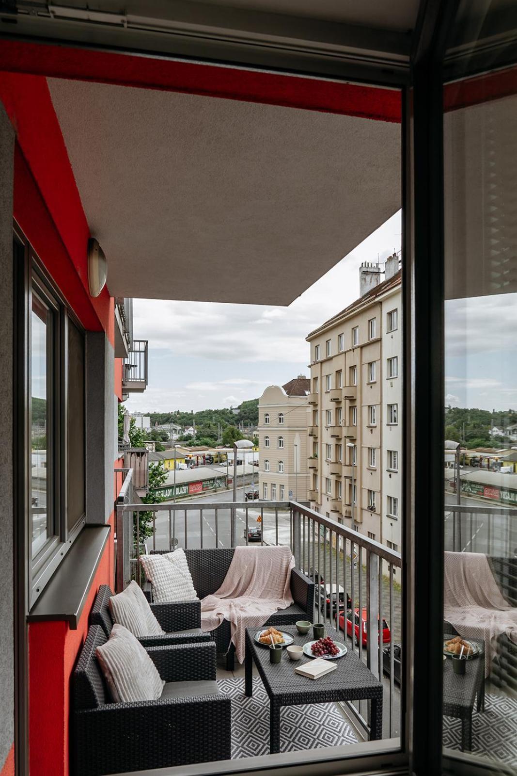 Prague Days - Bright Apartment - Balcony - Private Parking Εξωτερικό φωτογραφία