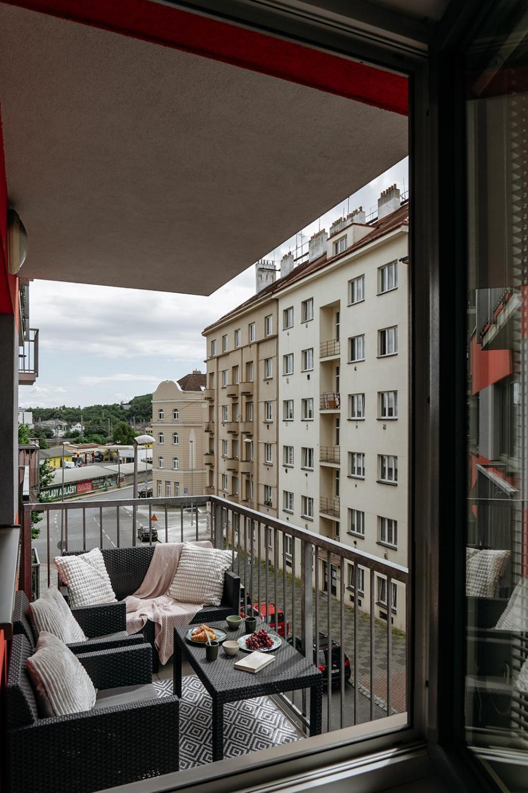 Prague Days - Bright Apartment - Balcony - Private Parking Εξωτερικό φωτογραφία